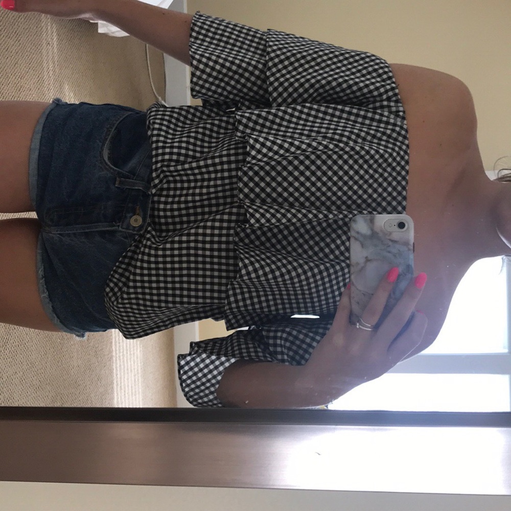 Off the shoulder float too